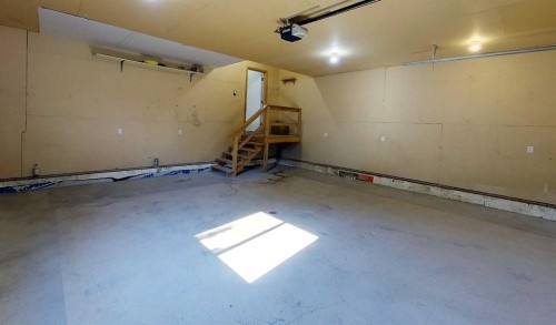1622 41A Street, Edson, AB - Indoor Photo Showing Garage