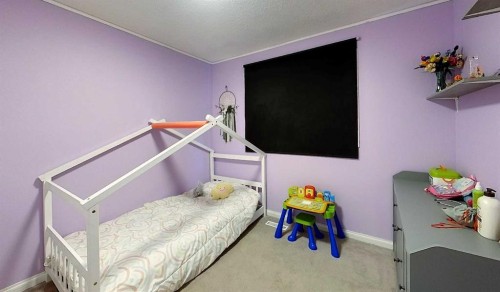 1402 Edson Drive, Edson, AB - Indoor Photo Showing Bedroom
