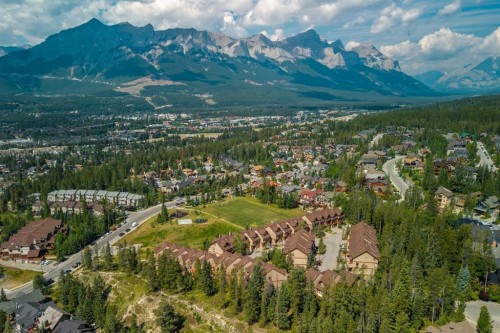 25-300 Eagle Terrace Road, Canmore, AB - Outdoor With View