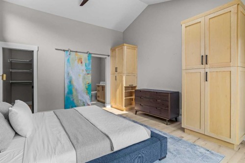 610 Larch Place, Canmore, AB - Indoor Photo Showing Bedroom