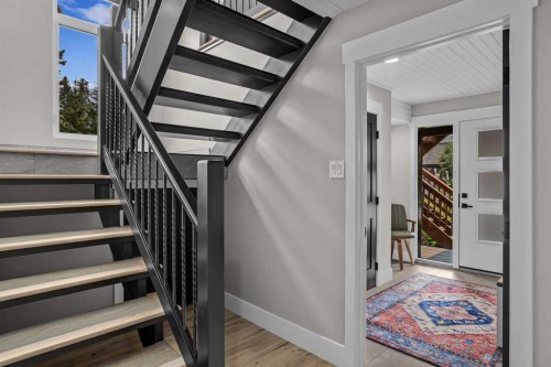 610 Larch Place, Canmore, AB - Indoor Photo Showing Other Room