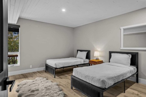 610 Larch Place, Canmore, AB - Indoor Photo Showing Bedroom