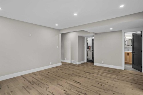 610 Larch Place, Canmore, AB - Indoor