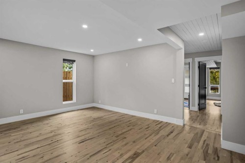 610 Larch Place, Canmore, AB - Indoor Photo Showing Other Room