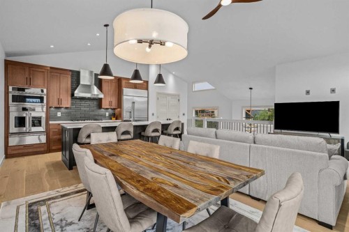 401 Stewart Creek Close, Canmore, AB - Indoor Photo Showing Dining Room