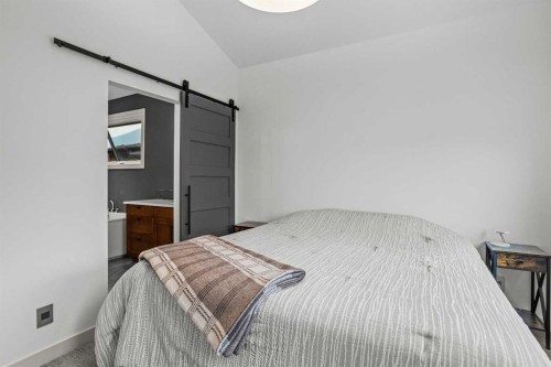 401 Stewart Creek Close, Canmore, AB - Indoor Photo Showing Bedroom