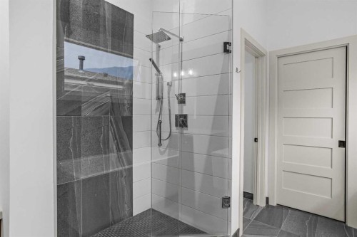 401 Stewart Creek Close, Canmore, AB - Indoor Photo Showing Bathroom