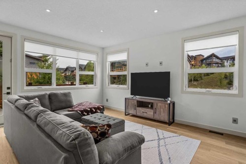 401 Stewart Creek Close, Canmore, AB - Indoor Photo Showing Living Room