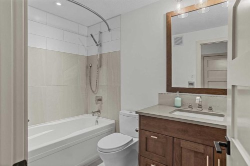 401 Stewart Creek Close, Canmore, AB - Indoor Photo Showing Bathroom