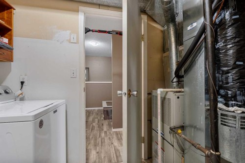 4726 44  Street, Mayerthorpe, AB - Indoor Photo Showing Laundry Room