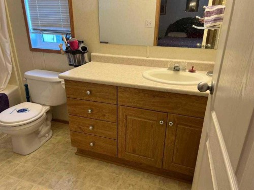 806 5 A Street, Fox Creek, AB - Indoor Photo Showing Bathroom