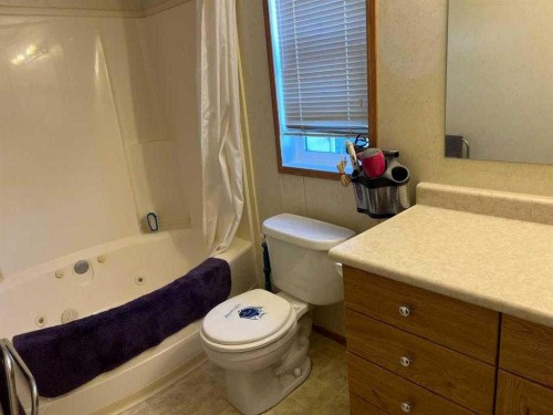 806 5 A Street, Fox Creek, AB - Indoor Photo Showing Bathroom