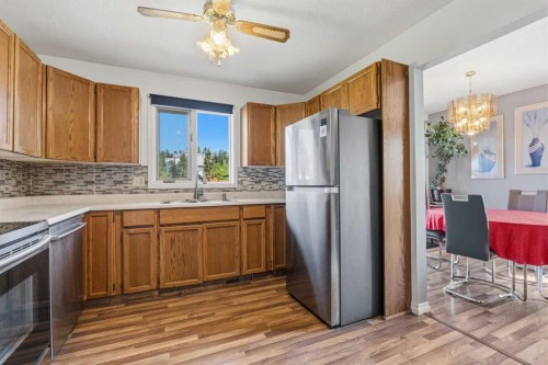 22 Hillside Avenue, Swan Hills, AB - Indoor Photo Showing Kitchen With Double Sink