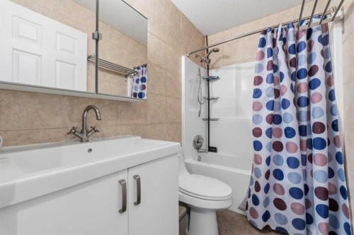 22 Hillside Avenue, Swan Hills, AB - Indoor Photo Showing Bathroom