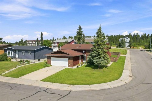 22 Hillside Avenue, Swan Hills, AB - Outdoor With Facade