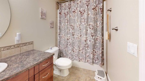 47 Rodeo Way, Whitecourt, AB - Indoor Photo Showing Bathroom