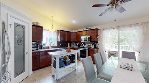 47 Rodeo Way, Whitecourt, AB - Indoor Photo Showing Kitchen