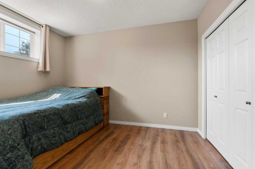 102 Poplar Drive, Whitecourt, AB - Indoor Photo Showing Bedroom
