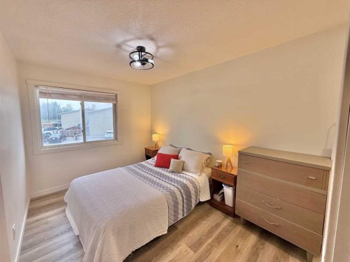 45-101 Mill Street, Hinton, AB - Indoor Photo Showing Bedroom