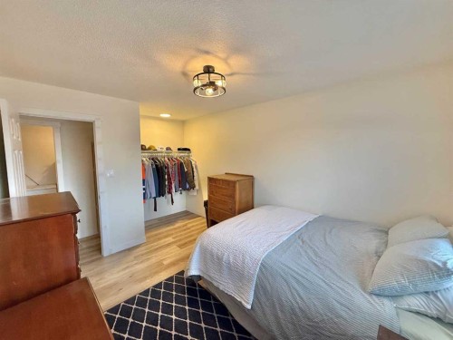 45-101 Mill Street, Hinton, AB - Indoor Photo Showing Bedroom