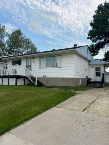 5005 47 Avenue, Mayerthorpe, AB - Outdoor