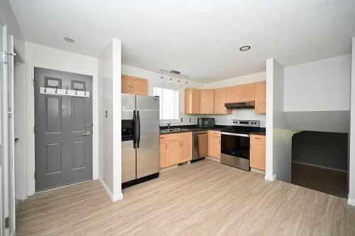 3007 47 Avenue, Athabasca, AB - Indoor Photo Showing Kitchen