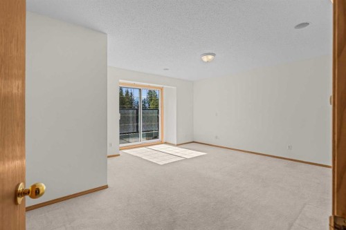 522 Grotto Road, Canmore, AB - Indoor Photo Showing Other Room