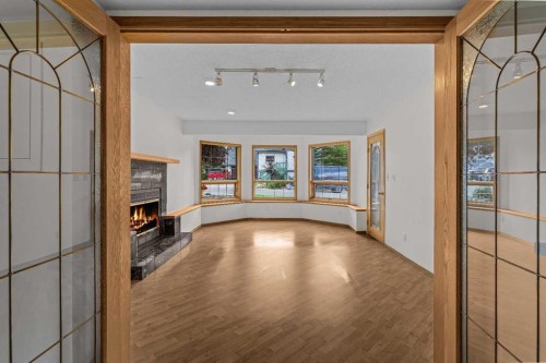 522 Grotto Road, Canmore, AB - Indoor Photo Showing Other Room