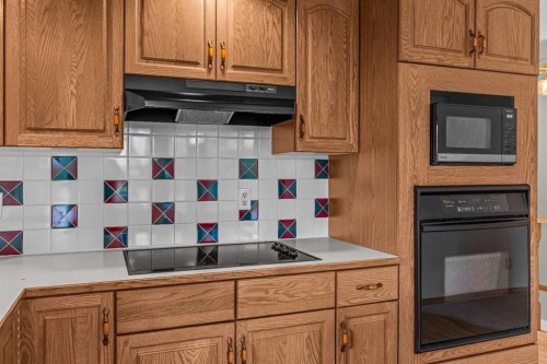 522 Grotto Road, Canmore, AB - Indoor Photo Showing Kitchen