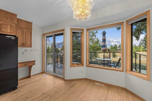 522 Grotto Road, Canmore, AB - Indoor Photo Showing Other Room