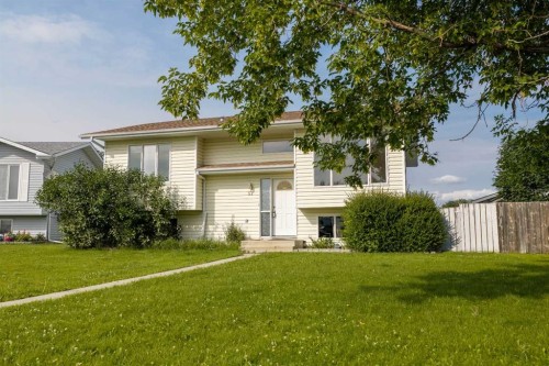 57 Atkinson Crescent, Whitecourt, AB - Outdoor