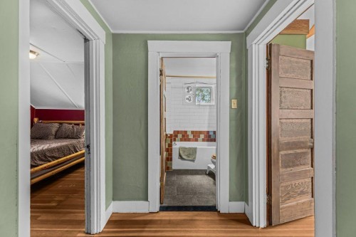 A And B-132 Rundle Crescent, Canmore, AB - Indoor Photo Showing Other Room