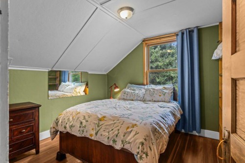 A And B-132 Rundle Crescent, Canmore, AB - Indoor Photo Showing Bedroom