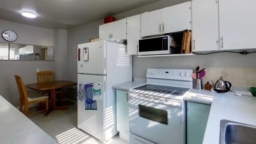 5127 6 Avenue, Edson, AB - Indoor Photo Showing Kitchen