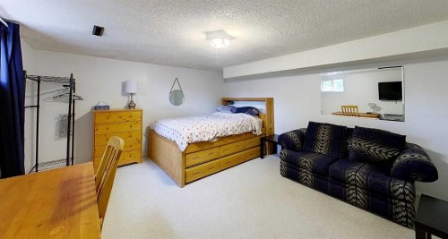 5127 6 Avenue, Edson, AB - Indoor Photo Showing Bedroom