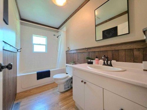 14 Marten Drive, Marten Beach, AB - Indoor Photo Showing Bathroom