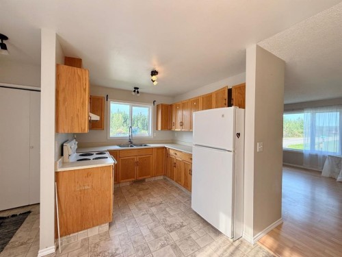 130 1 Street, Blue Ridge, AB - Indoor Photo Showing Kitchen With Double Sink