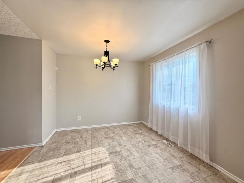 130 1 Street, Blue Ridge, AB - Indoor Photo Showing Other Room