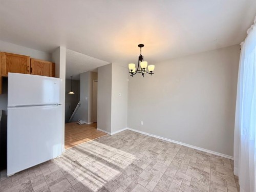 130 1 Street, Blue Ridge, AB - Indoor Photo Showing Kitchen
