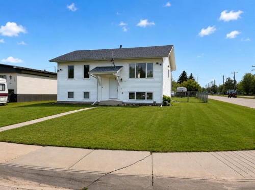 130 1 Street, Blue Ridge, AB - Outdoor