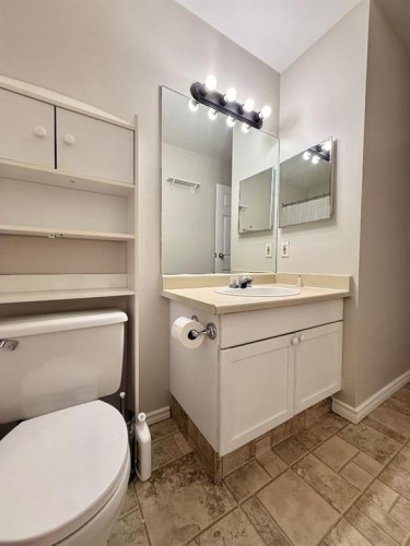 130 1 Street, Blue Ridge, AB - Indoor Photo Showing Bathroom