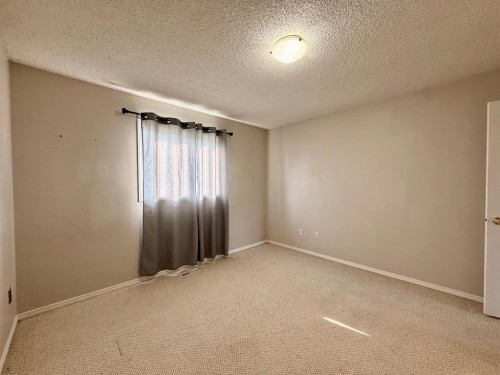 130 1 Street, Blue Ridge, AB - Indoor Photo Showing Other Room