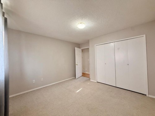 130 1 Street, Blue Ridge, AB - Indoor Photo Showing Other Room
