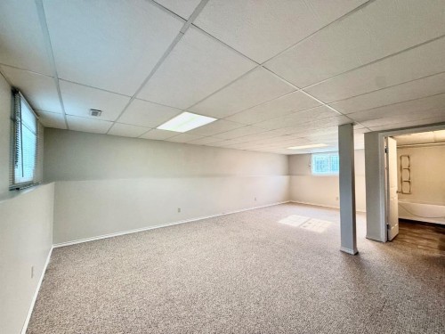 130 1 Street, Blue Ridge, AB - Indoor