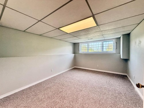 130 1 Street, Blue Ridge, AB - Indoor Photo Showing Other Room