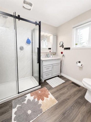 66 Cedar Heights, Whitecourt, AB - Indoor Photo Showing Bathroom