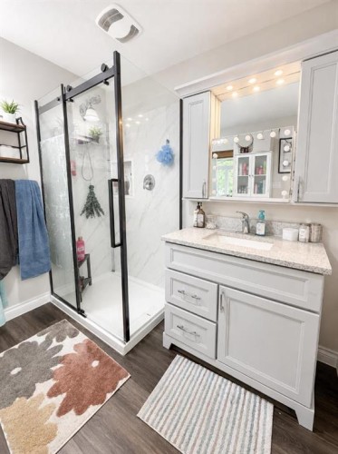 66 Cedar Heights, Whitecourt, AB - Indoor Photo Showing Bathroom