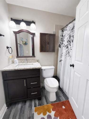 66 Cedar Heights, Whitecourt, AB - Indoor Photo Showing Bathroom