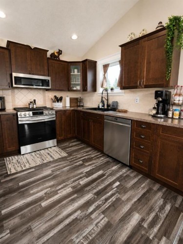 66 Cedar Heights, Whitecourt, AB - Indoor Photo Showing Kitchen