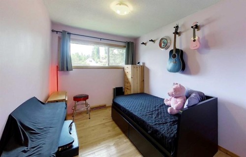 4209 6 Avenue, Edson, AB - Indoor Photo Showing Bedroom